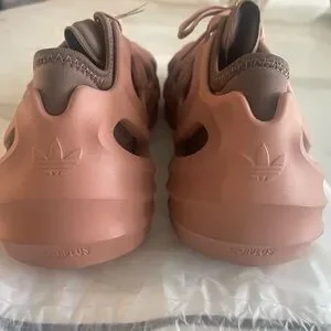 Adidas adiFOM Q Sneakers in Beige/Mauve adidas adiFOM Q Clay Strata Magic Beige Men Athletic Sneaker  main image 3